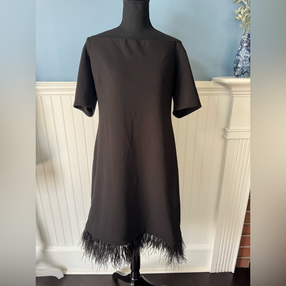 NWOT Vince Camuto Black Off Shoulder Dress~Ostrich Feathers on Hem~Large - Picture 3 of 8